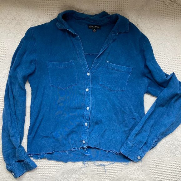 Style Envy blue chambray cropped button down - Picture 1 of 2